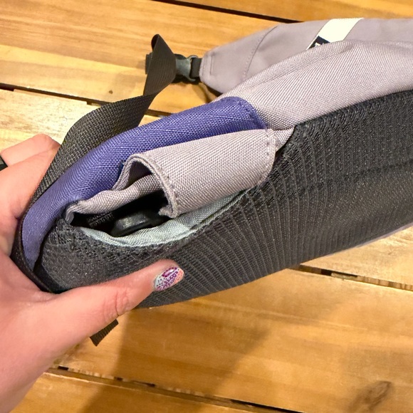 Patagonia Two-Tone Purple 8L Atom Sling Bag - Picture 8 of 8
